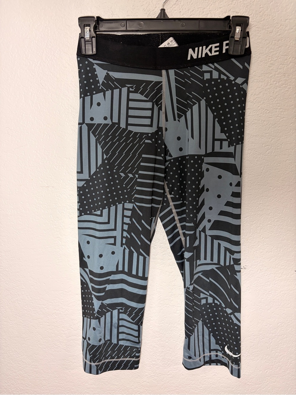 Nike Dri-Fit Women’s Black & Grey Patterned Athletic Leggings